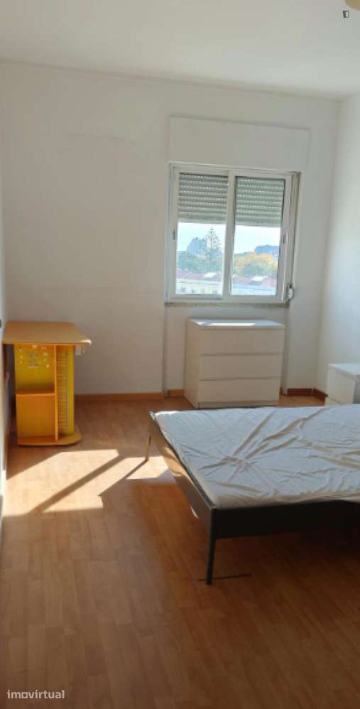 Quarto - localizado em Linda-a-Velha Lisbon - Grande imagem: 4/16