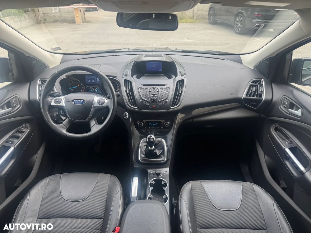 Ford Kuga 1.6 EcoBoost 2x4 Titanium - 5
