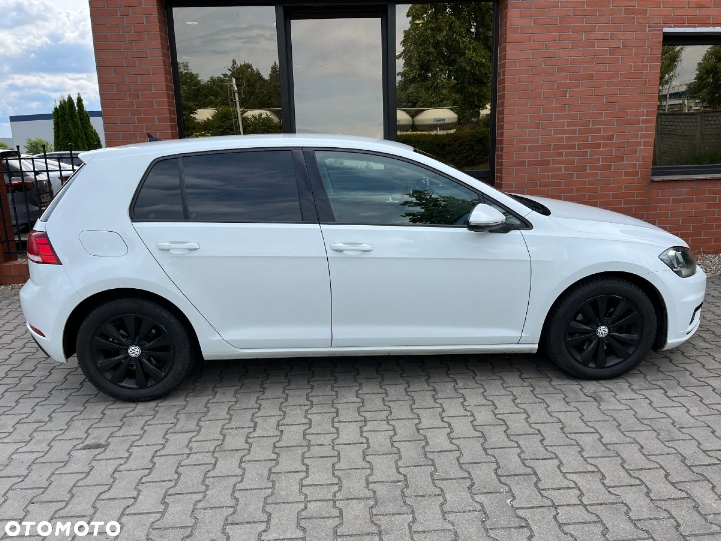 Volkswagen Golf - 24