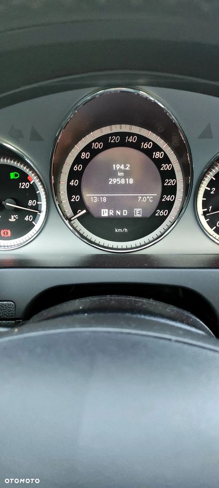 Mercedes-Benz Klasa C 180 CGI Automatik BlueEFFICIENCY Avantgarde - 11