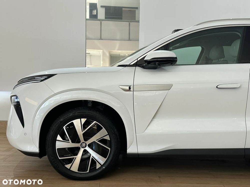 BYD Tang L - 5