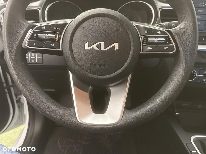 Kia Ceed - 13