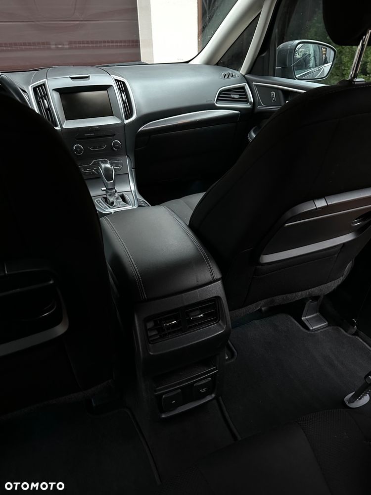 Ford S-Max - 14