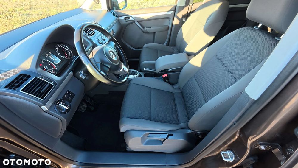 Volkswagen Touran 1.6 TDI DPF BlueMotion Technology DSG Highline - 11