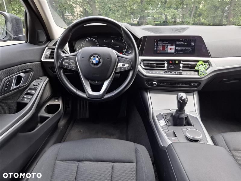 BMW Seria 3 318i - 8