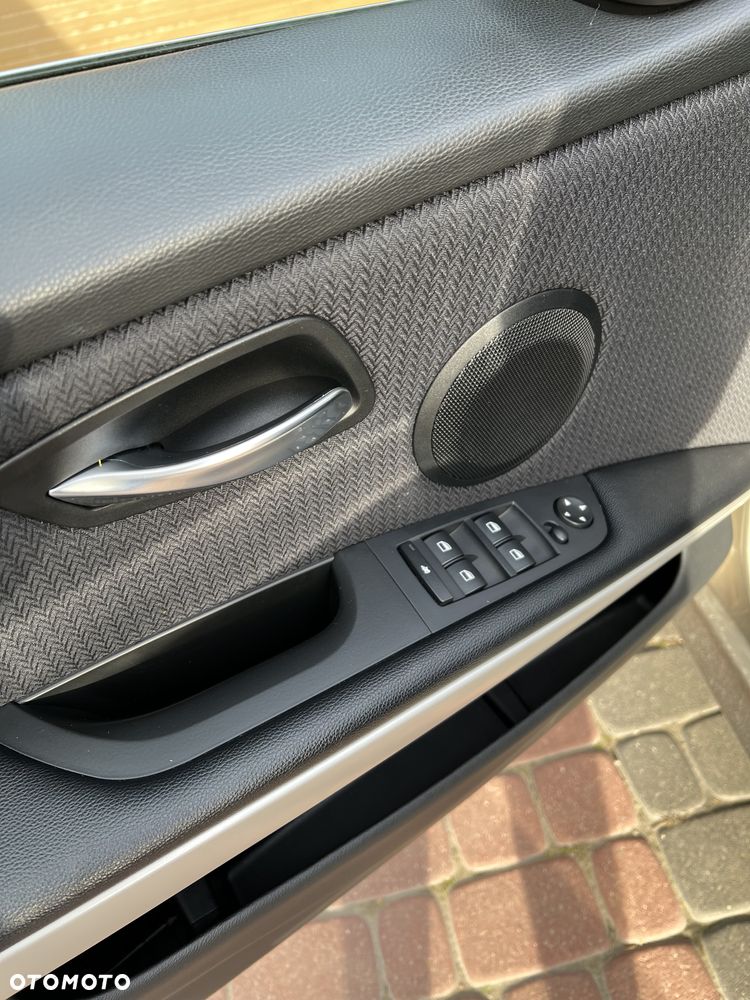 BMW Seria 3 318d - 19