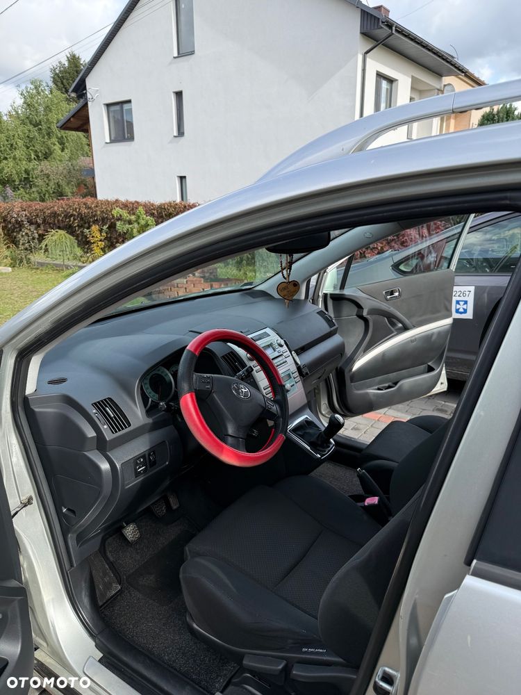 Toyota Corolla Verso 2.0 D-4D - 16