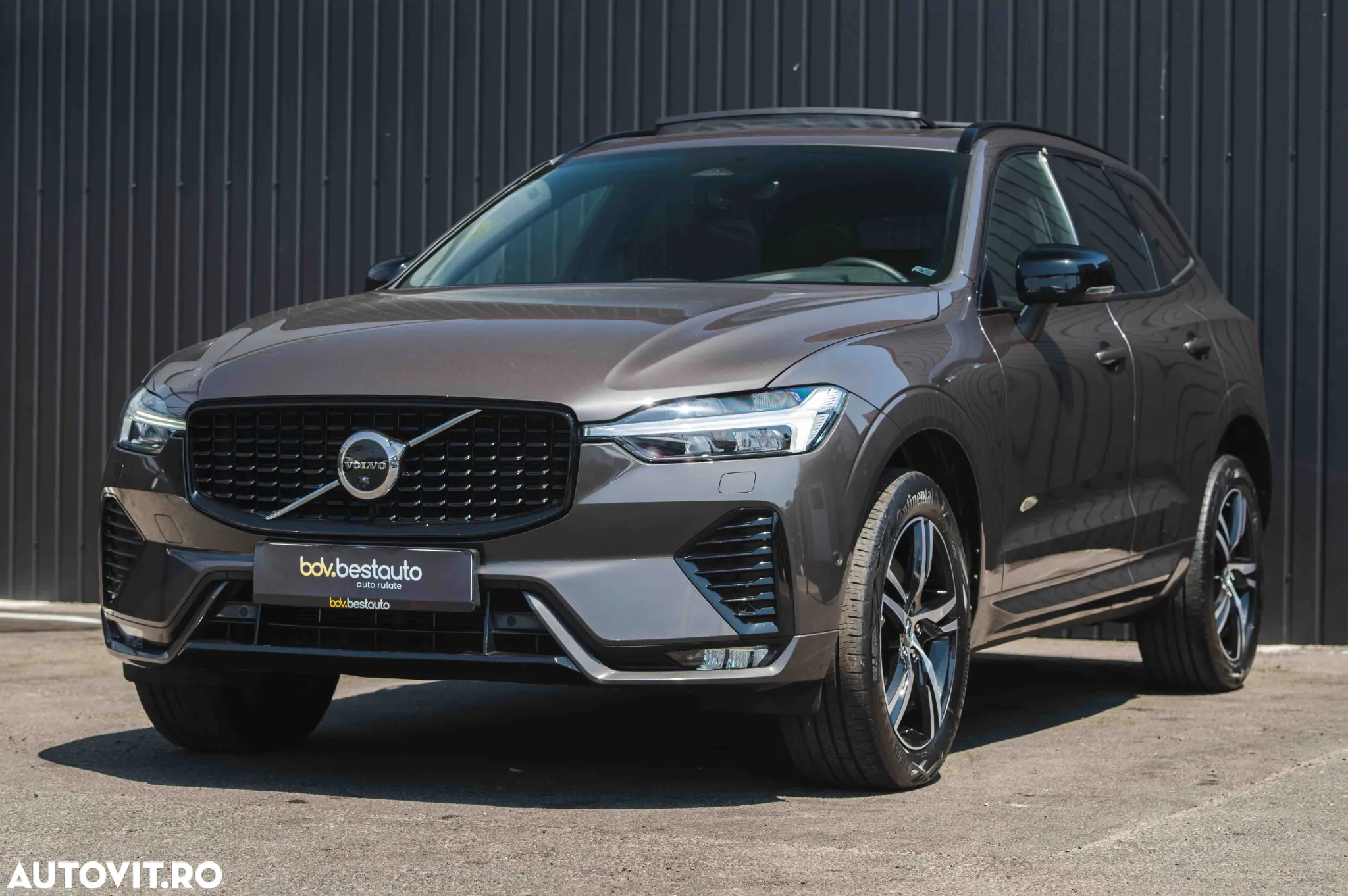 Volvo XC 60 B4 MHEV AT8 AWD R-Design - 30