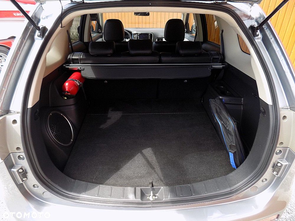 Mitsubishi Outlander 2.0 4WD Top - 21