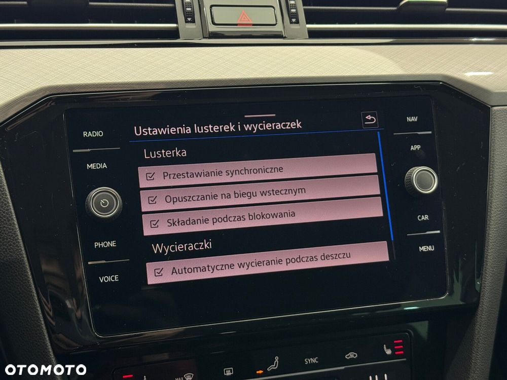 Volkswagen Passat - 32