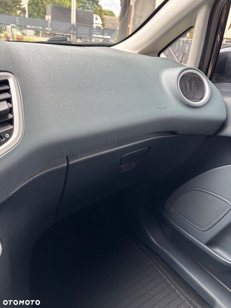 Ford Fiesta - 23