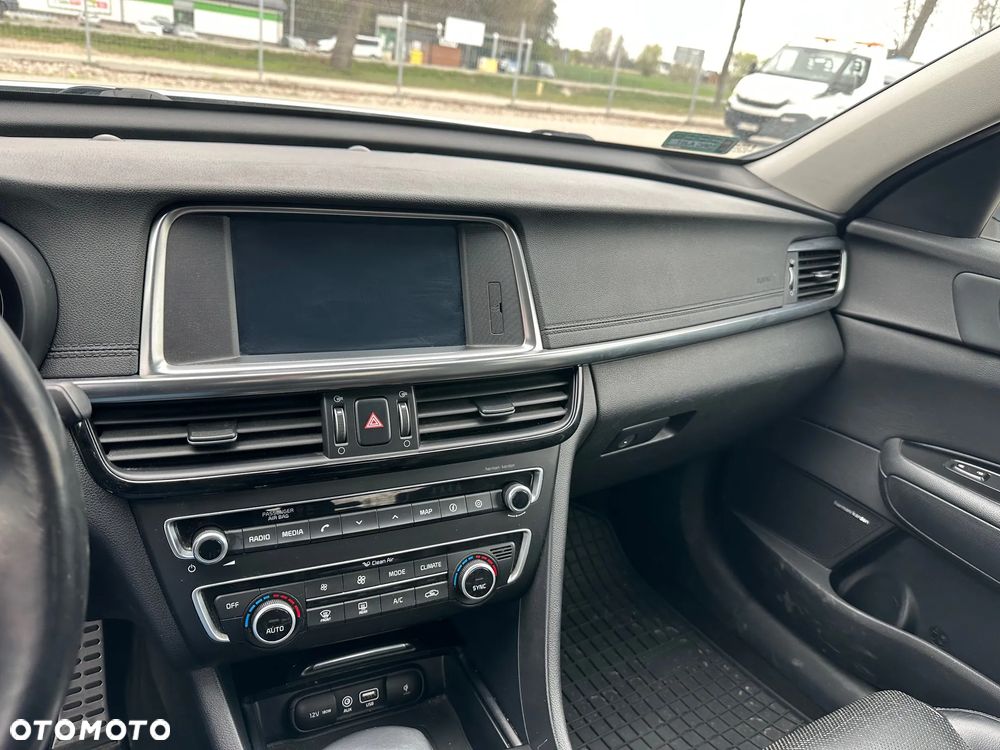 Kia Optima - 12