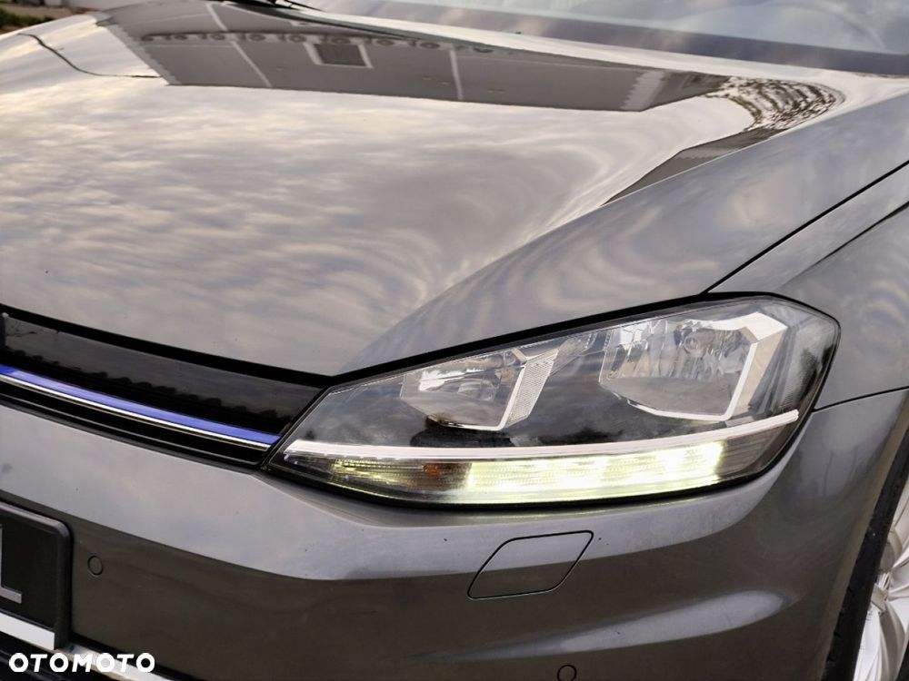 Volkswagen Golf - 34