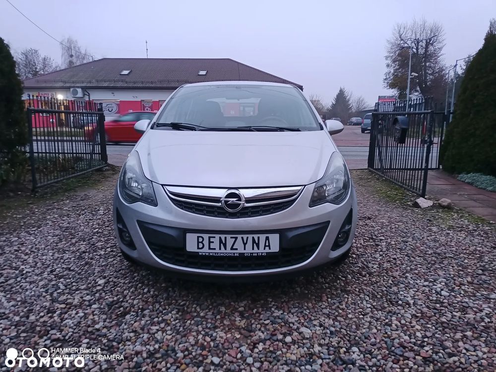 Opel Corsa 1.2 16V Cosmo - 2