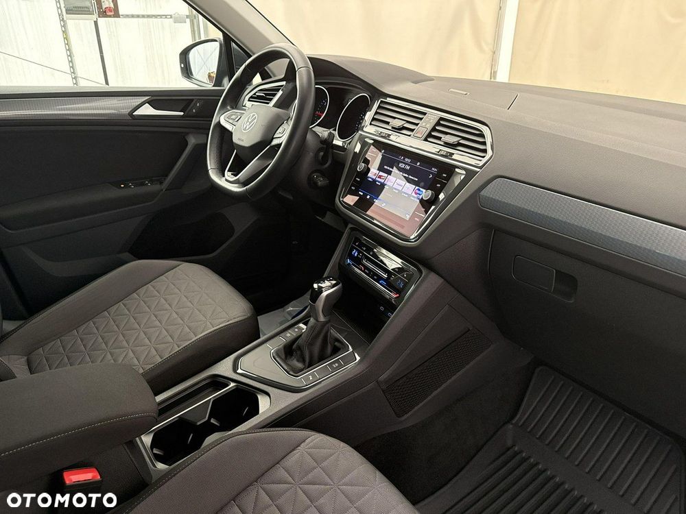 Volkswagen Tiguan - 24