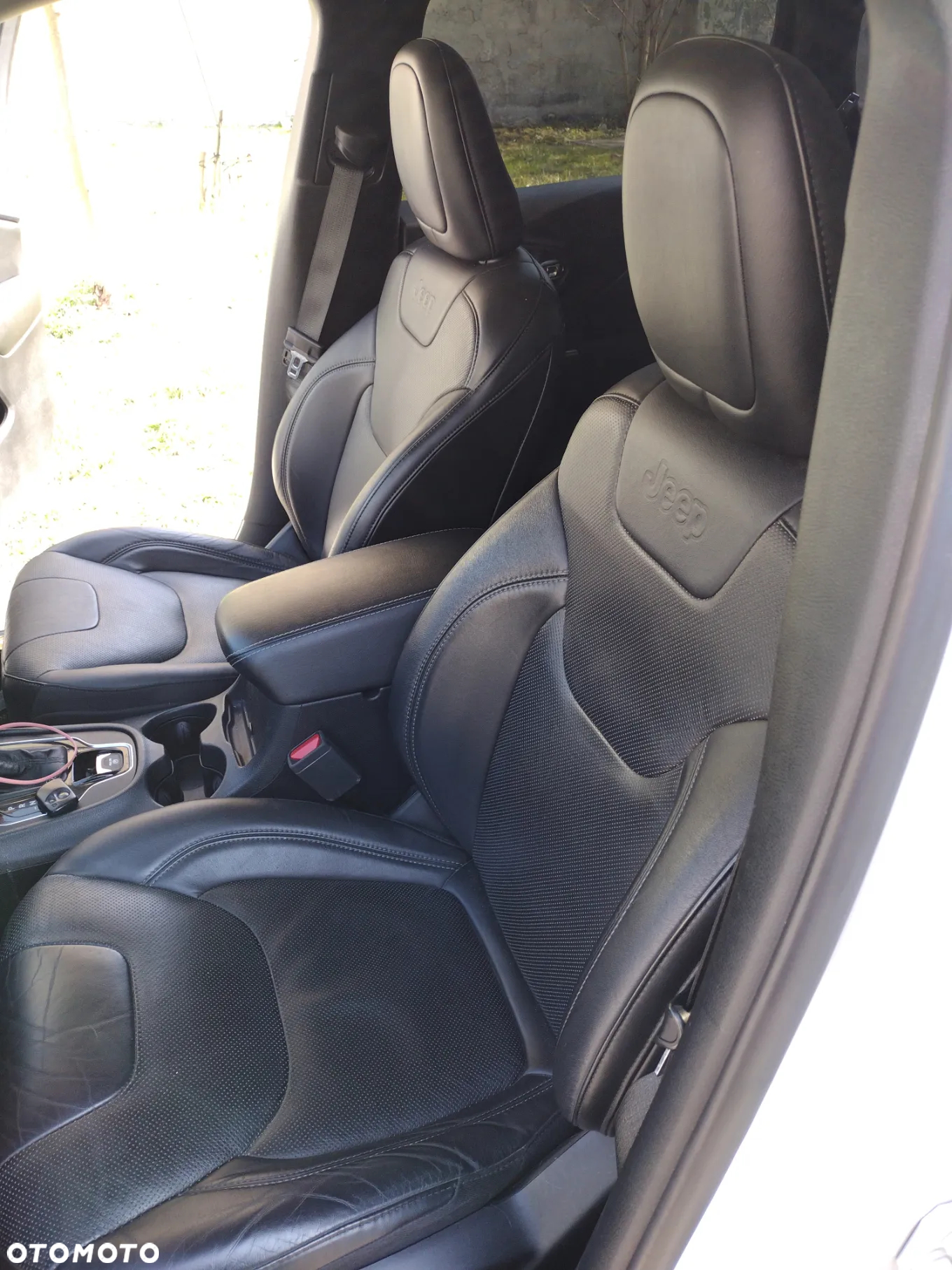 Jeep Cherokee - 20