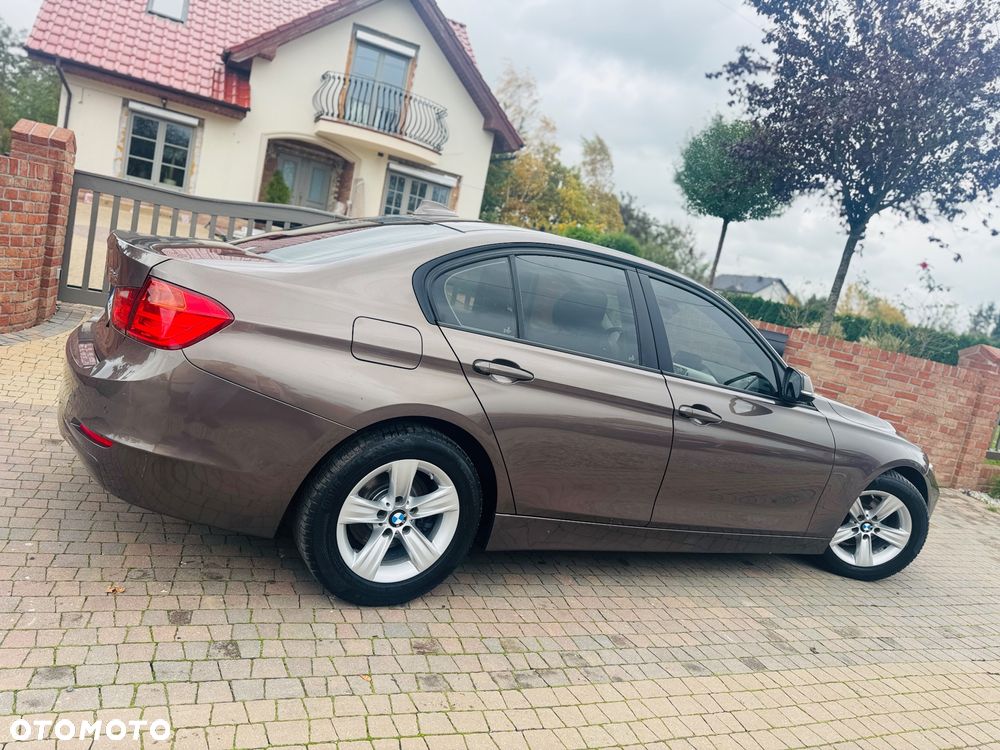 BMW Seria 3 318d DPF - 25