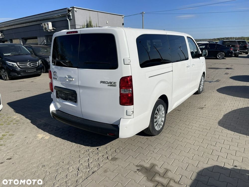 Toyota Proace Verso 2,0-l-D-4D L1 (8-Si.) Autm Family - 2