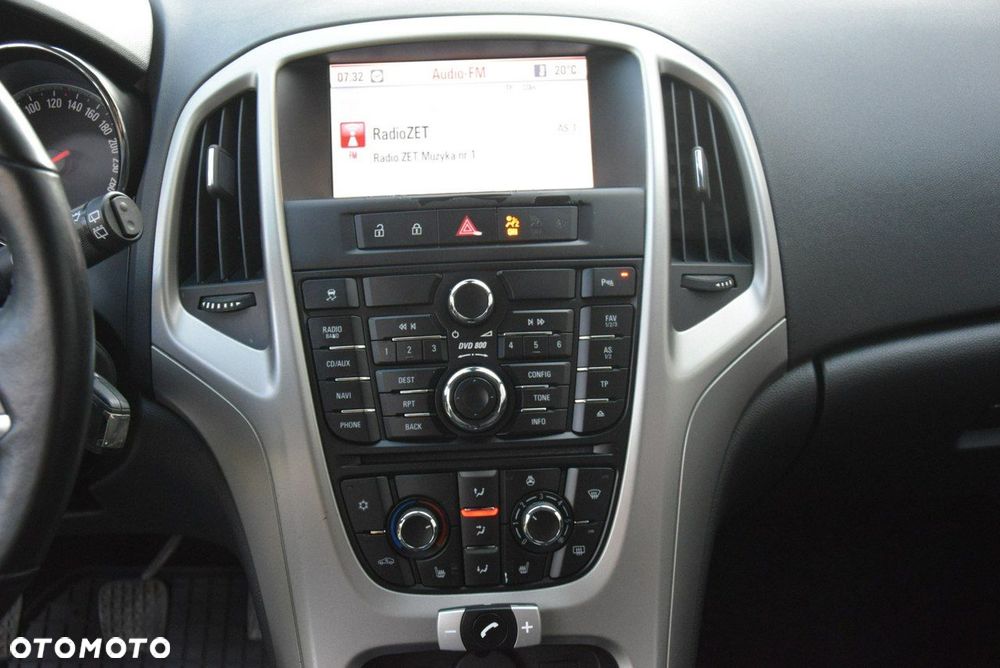 Opel Astra 1.4 Turbo Design Edition - 26