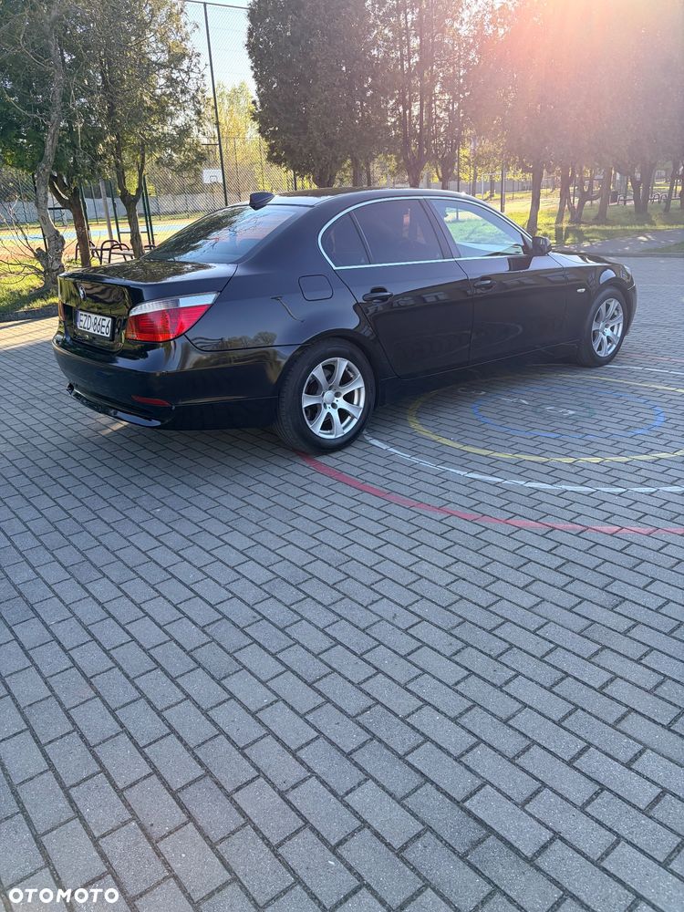 BMW Seria 5 520i - 7