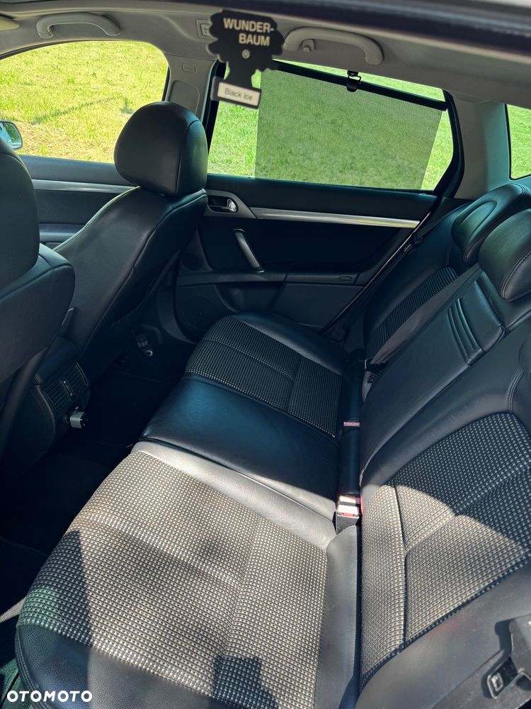 Peugeot 407 - 6