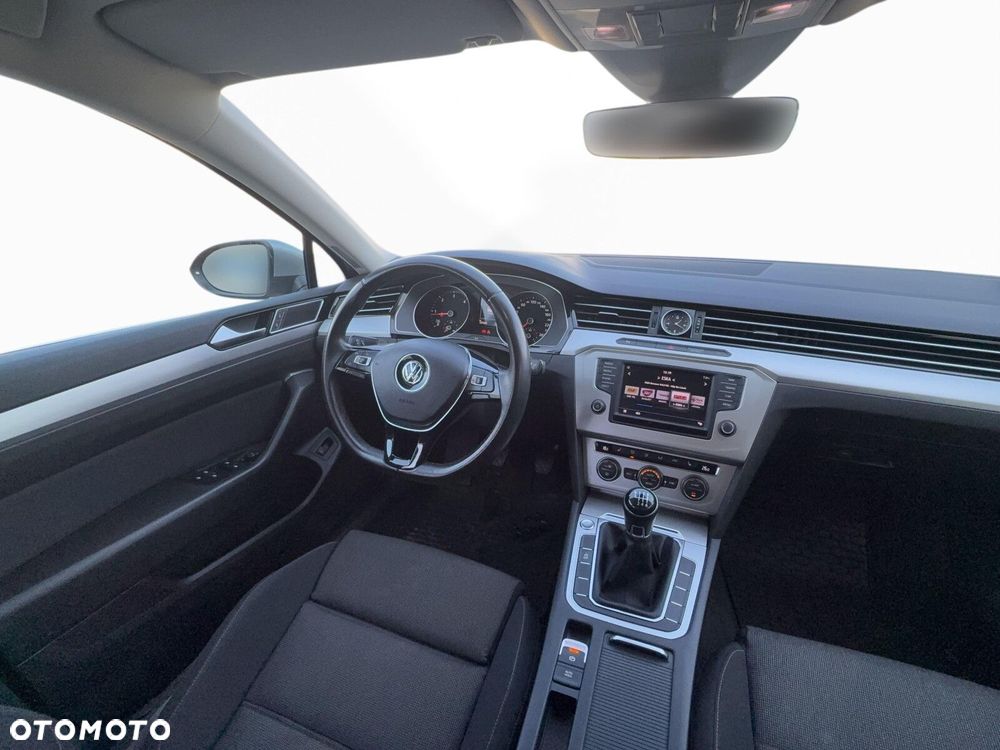Volkswagen Passat - 15