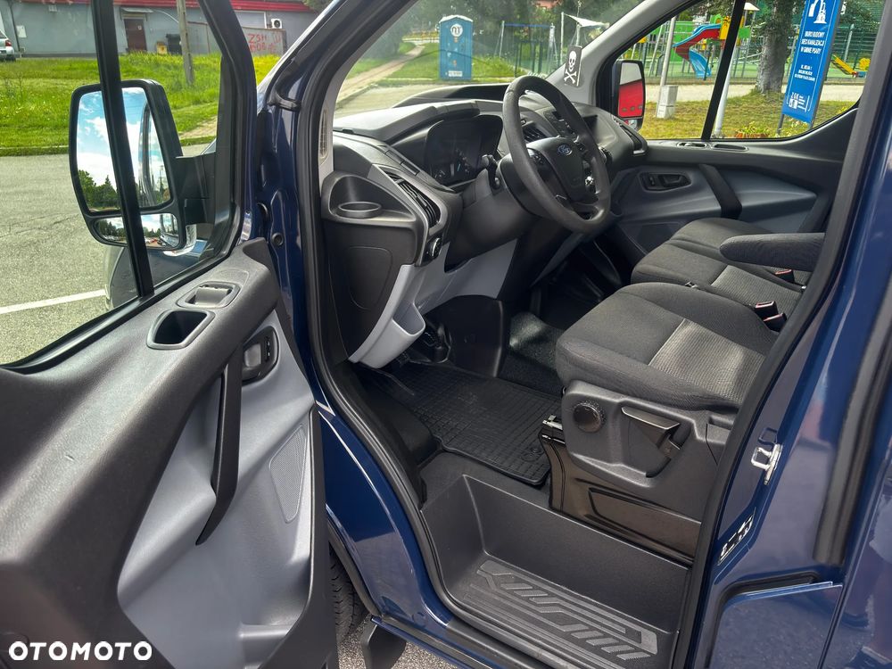 Ford TRANSIT CUSTOM - 17