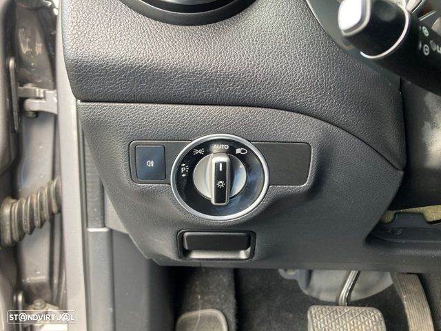 Mercedes-Benz GLA 220 d 4Matic 7G-DCT Urban - 23