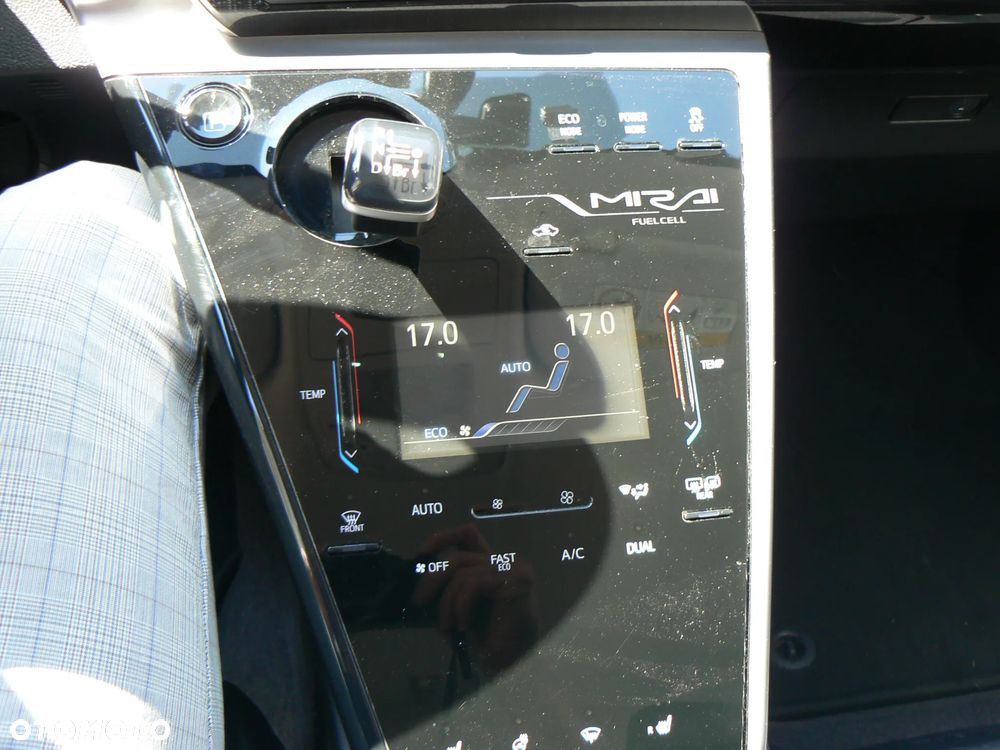 Toyota Mirai Standard - 28