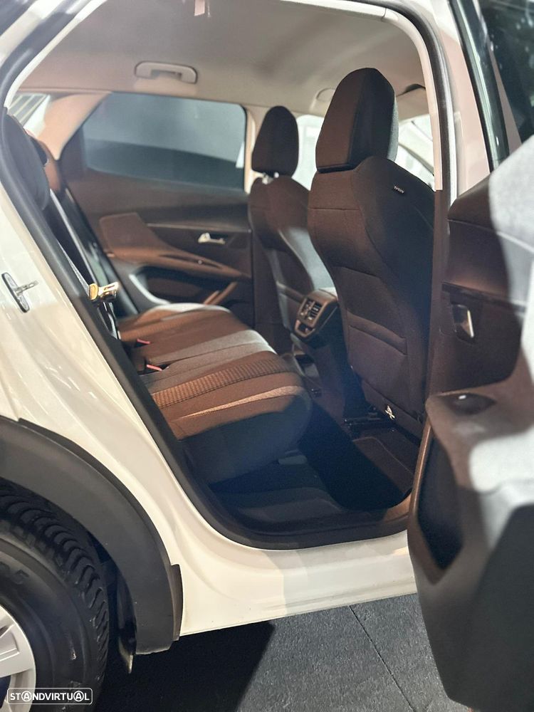 Peugeot 3008 BlueHDi 130 Stop & Start EAT8 Active - 8