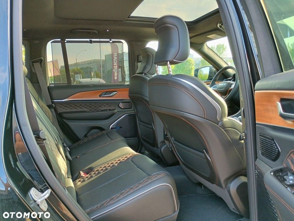 Jeep Grand Cherokee - 18
