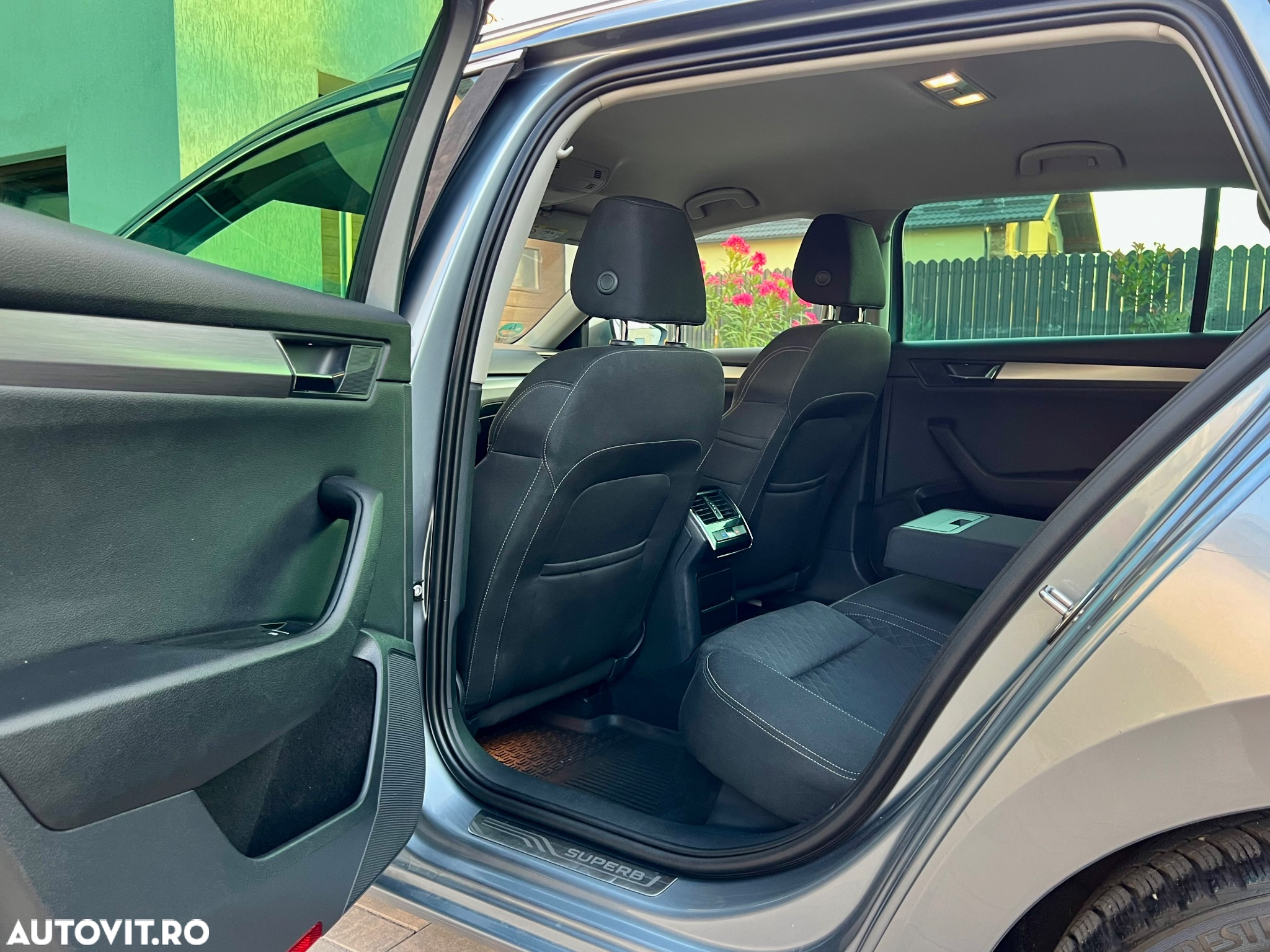 Skoda Superb Combi 1.6 TDI DSG Ambition - 24