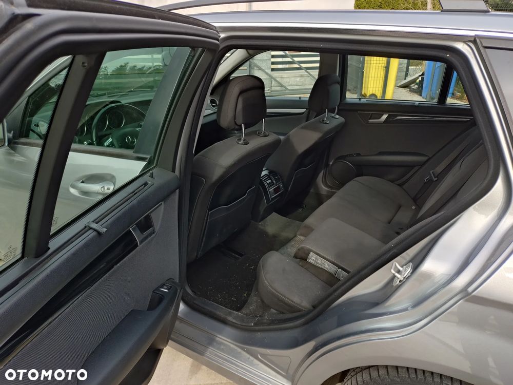 Mercedes-Benz Klasa C 220 CDI BlueEff Edition Classic - 10