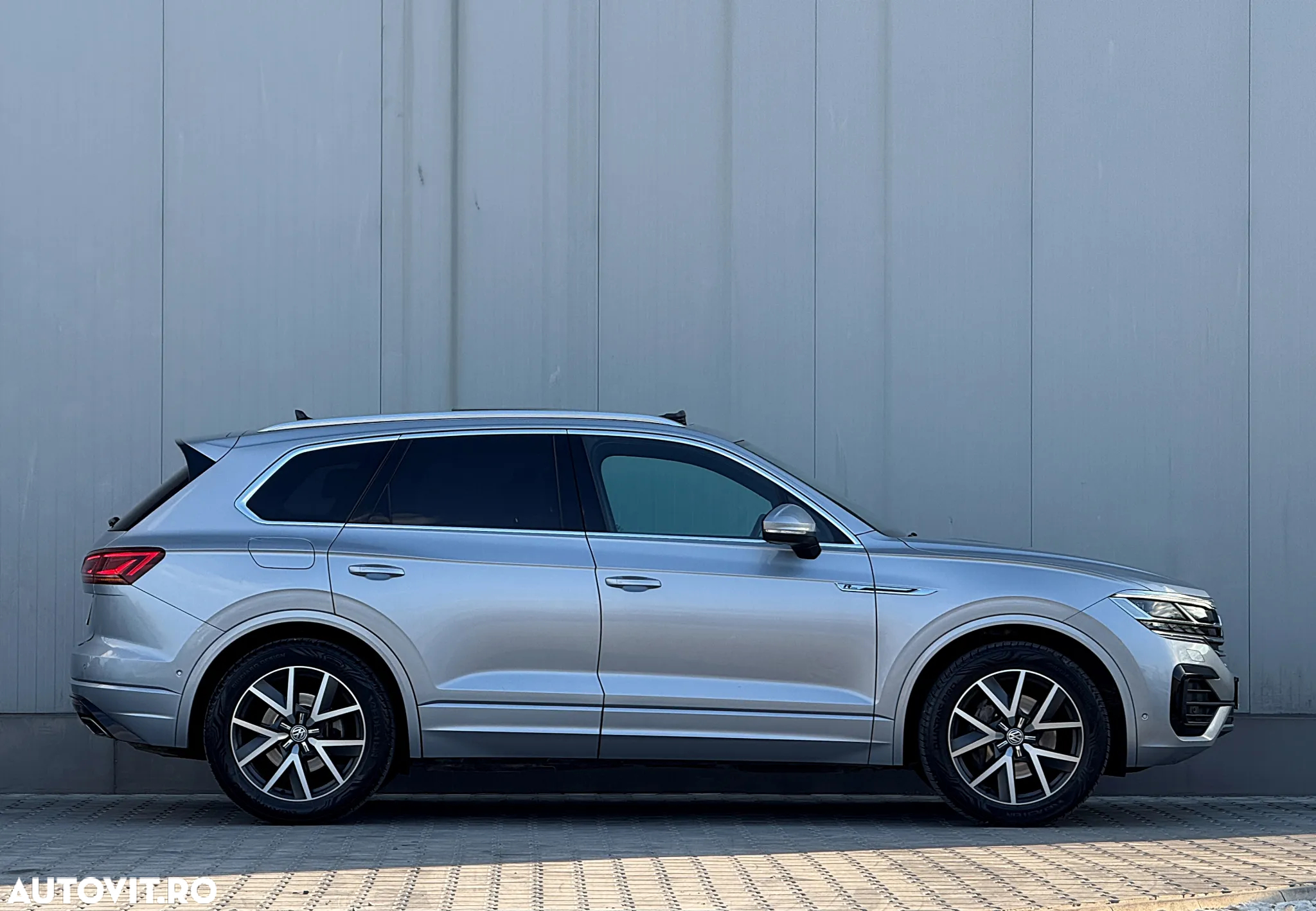 Volkswagen Touareg 3.0 V6 TDI 4Motion DPF Automatik R-Line - 9