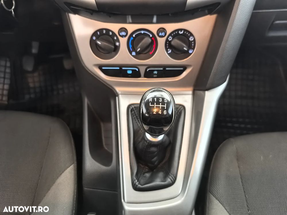 Ford Focus 1.6 TDCI DPF Trend - 12
