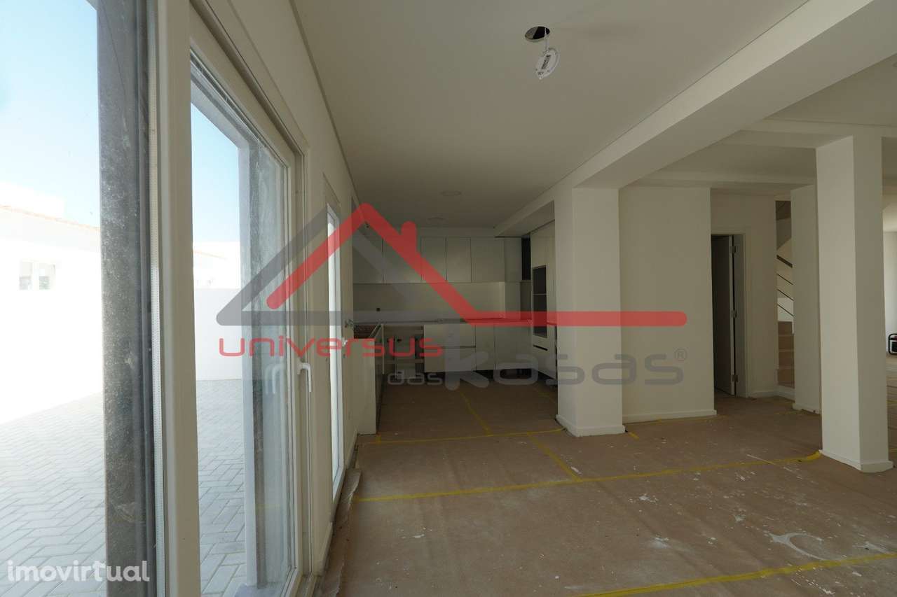 Moradias Novas Geminadas V3 com Gargem e Anexo Alto Estanqueiro - M... - Grande imagem: 4/26