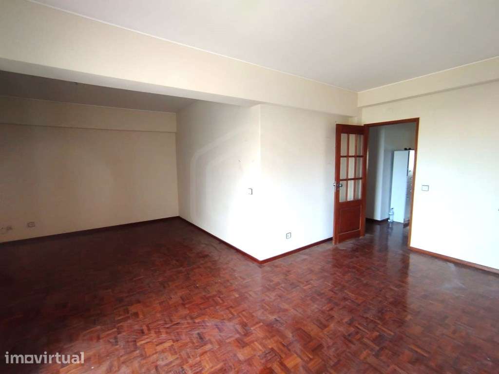 Apartamento T3 com 125 m² e duas varandas no centro de Loulé, Algarve - Grande imagem: 2/31