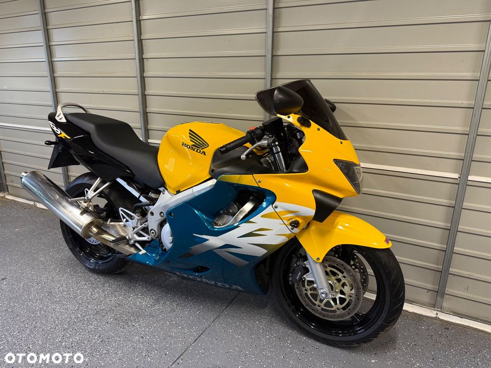 Honda CBR - 1