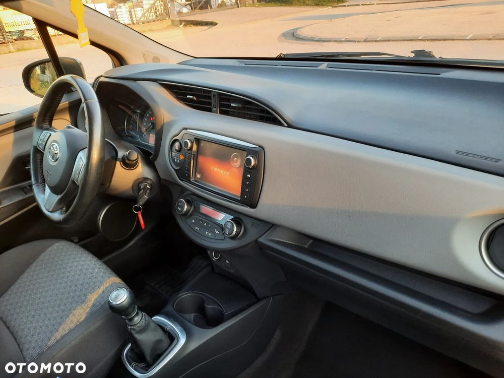 Toyota Yaris 1.33 Premium EU6 - 8