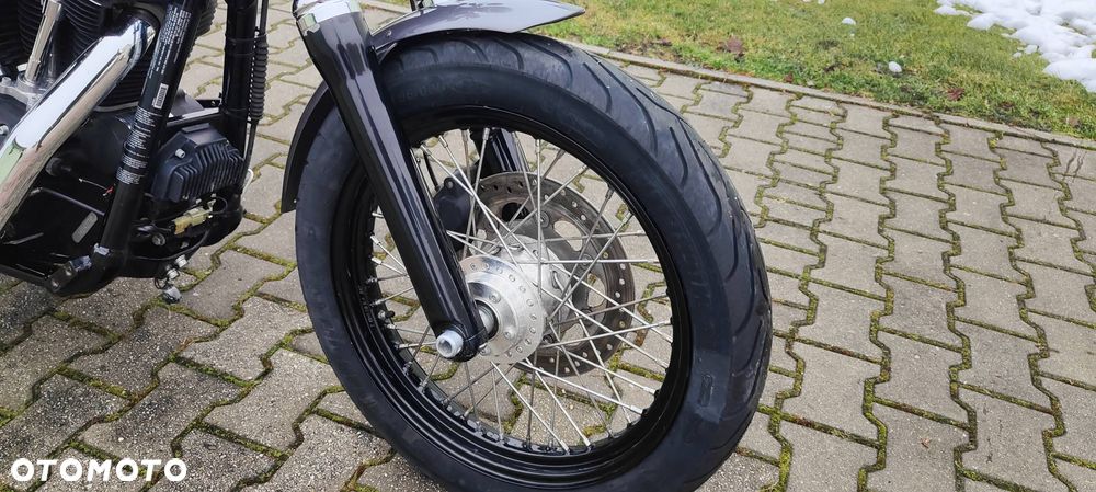 Harley-Davidson Dyna Street Bob - 12
