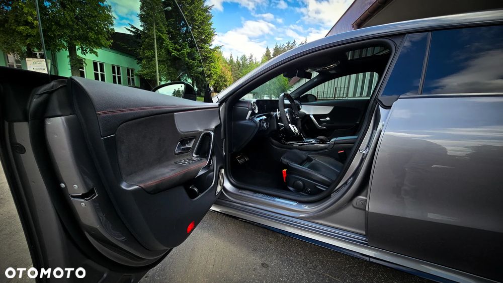 Mercedes-Benz CLA - 11