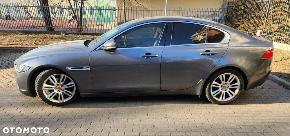 Jaguar XE E-Performance Prestige - 13