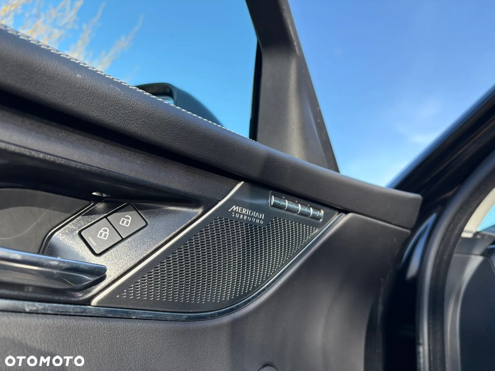 Jaguar F-Pace 3.0 P400 mHEV AWD R-Dynamic Black - 12