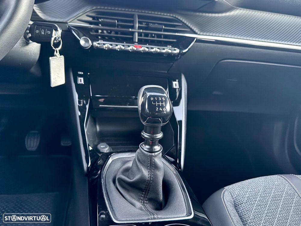 Peugeot 2008 1.2 PureTech Allure Pack - 19