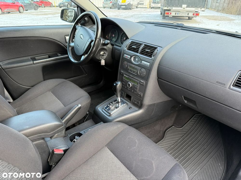 Ford Mondeo 2.0 TDCi Ghia - 9