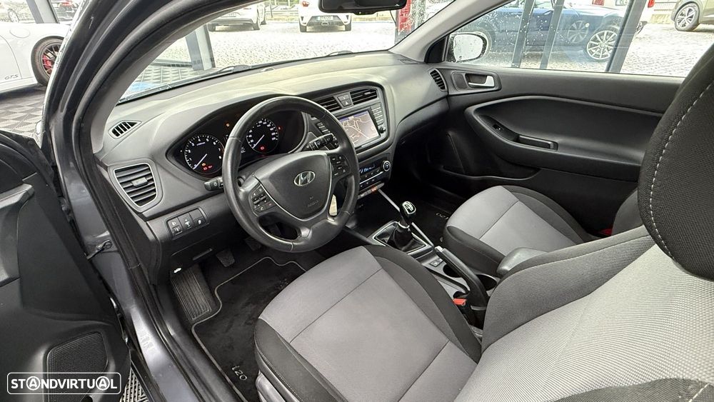 Hyundai i20 - 12