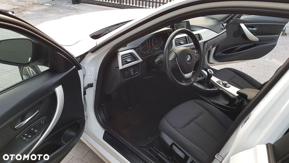 BMW Seria 3 318d Modern Line - 15