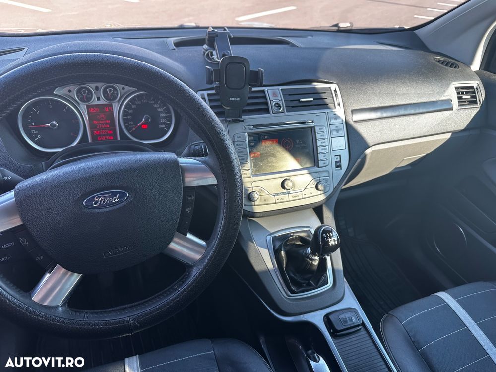 Ford Kuga 2.0 TDCi 2x4 Titanium - 10