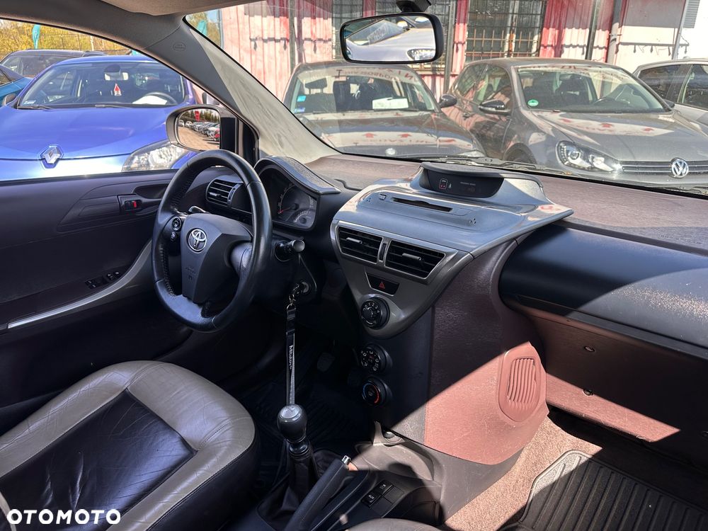 Toyota iQ 1.0 Sol - 9