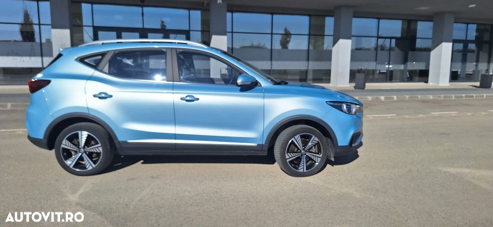 MG ZS EV Luxury - 16